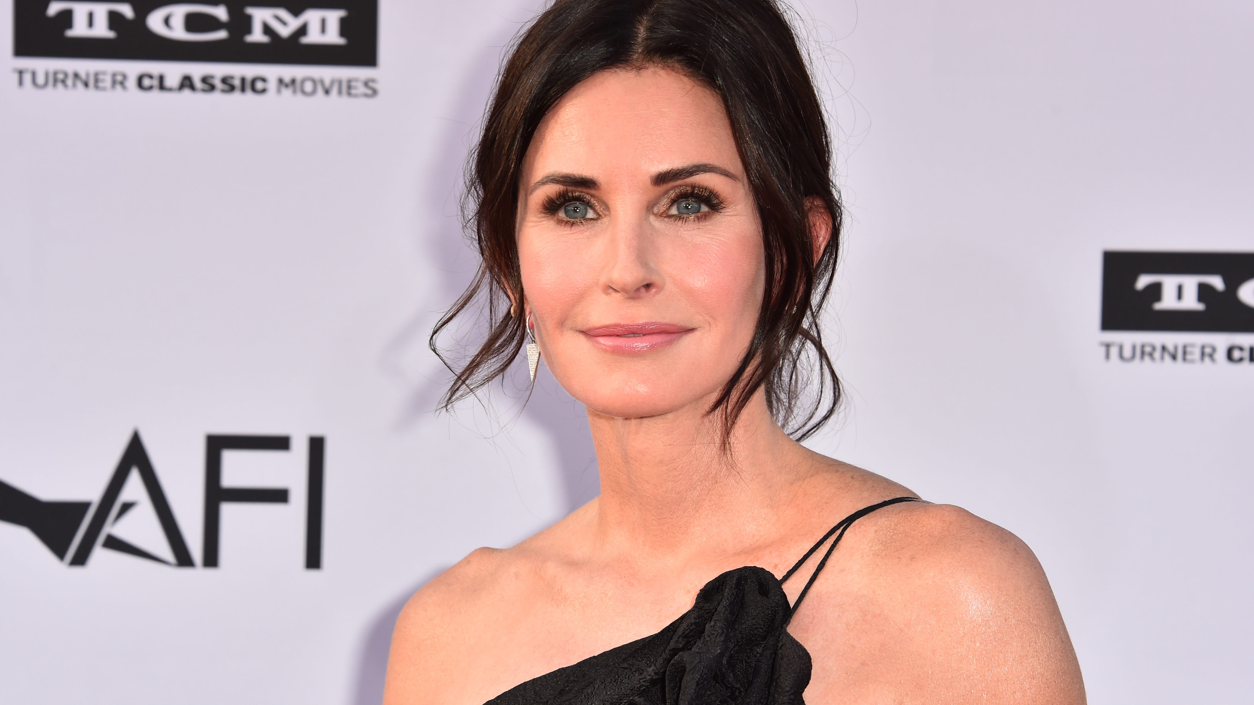 Courteney Cox goes full Gen Z: ‘Am I slaying this right?’