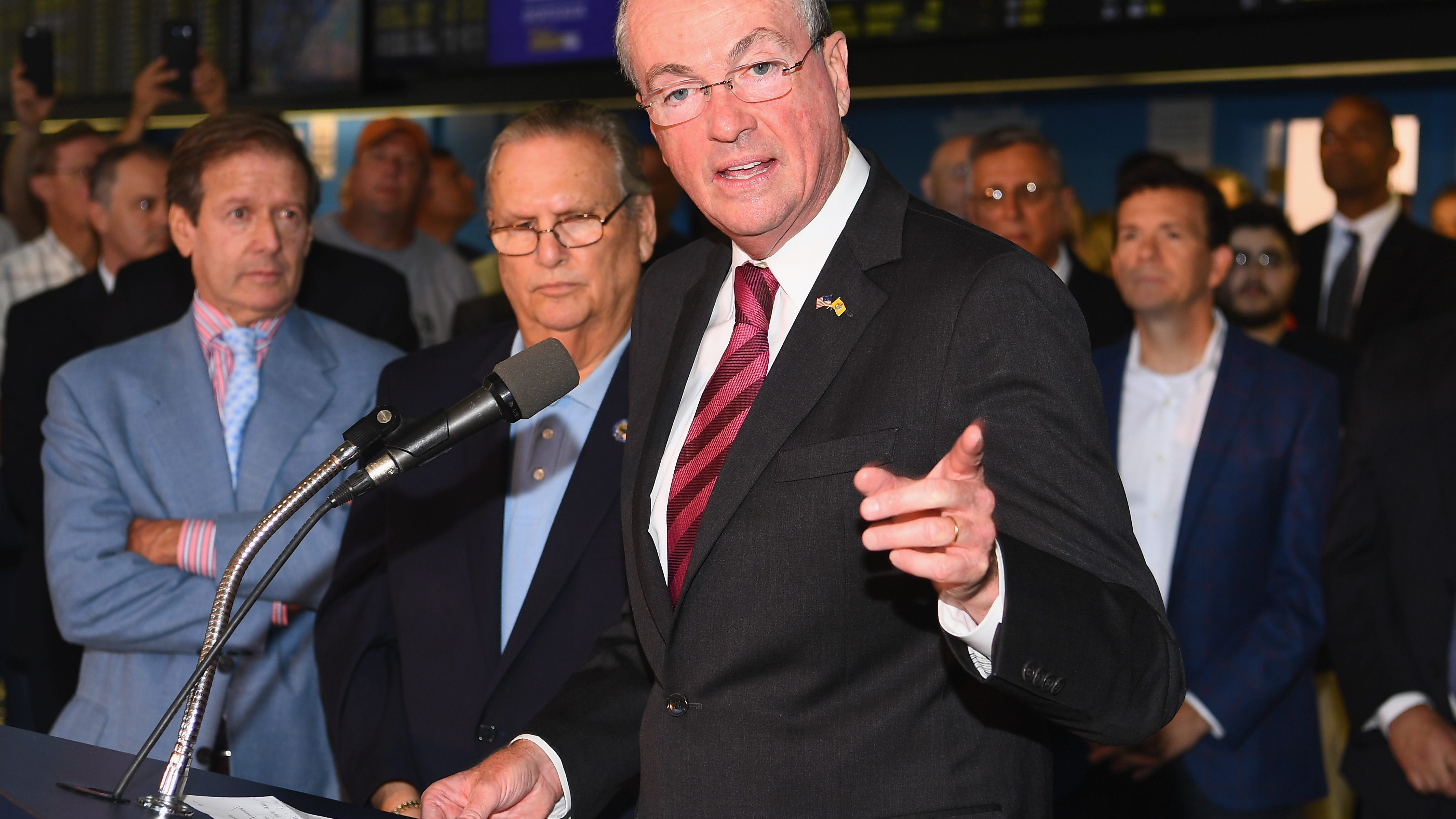 'Baby steps': New Jersey cautious on easing COVID-19 restrictions