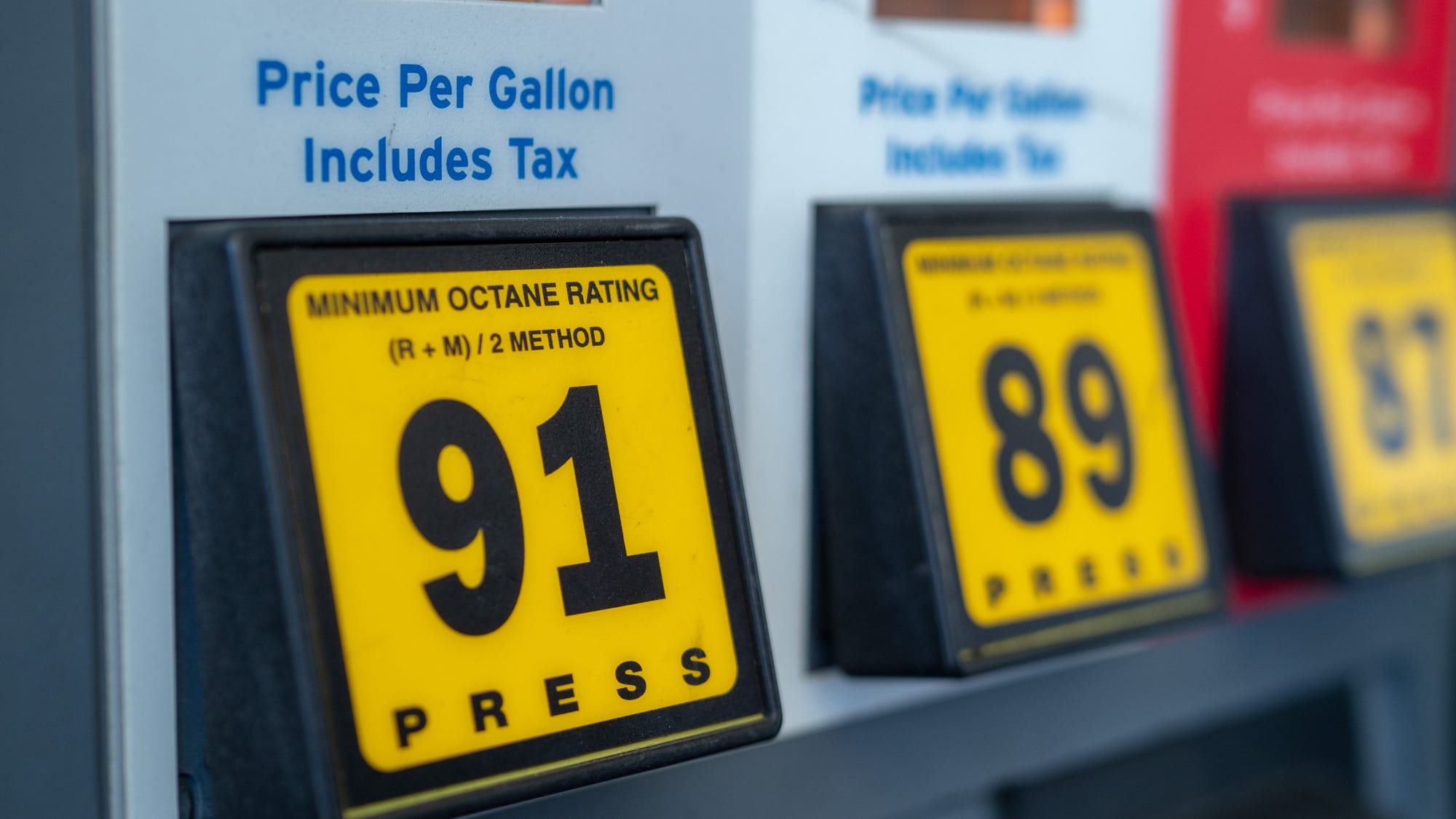 5 easy tips that will help you save money on gas