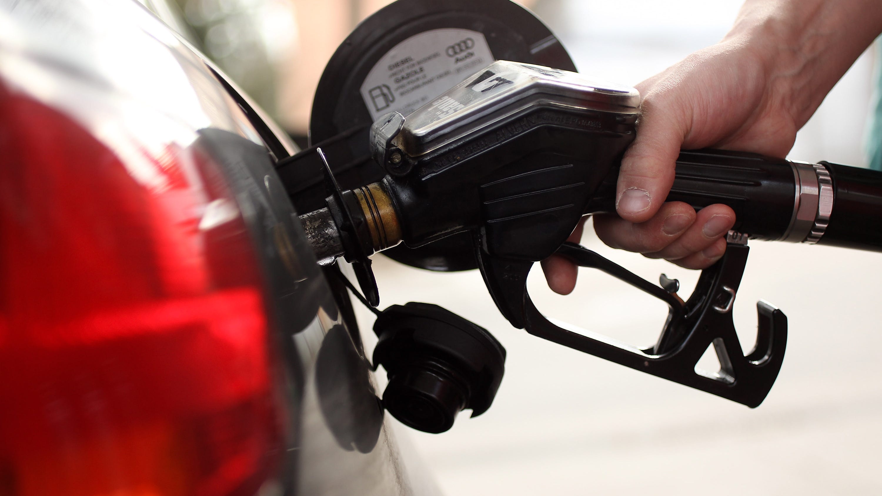 Metro Detroit gas prices see slight uptick while Michigan decreases 3 cents overall