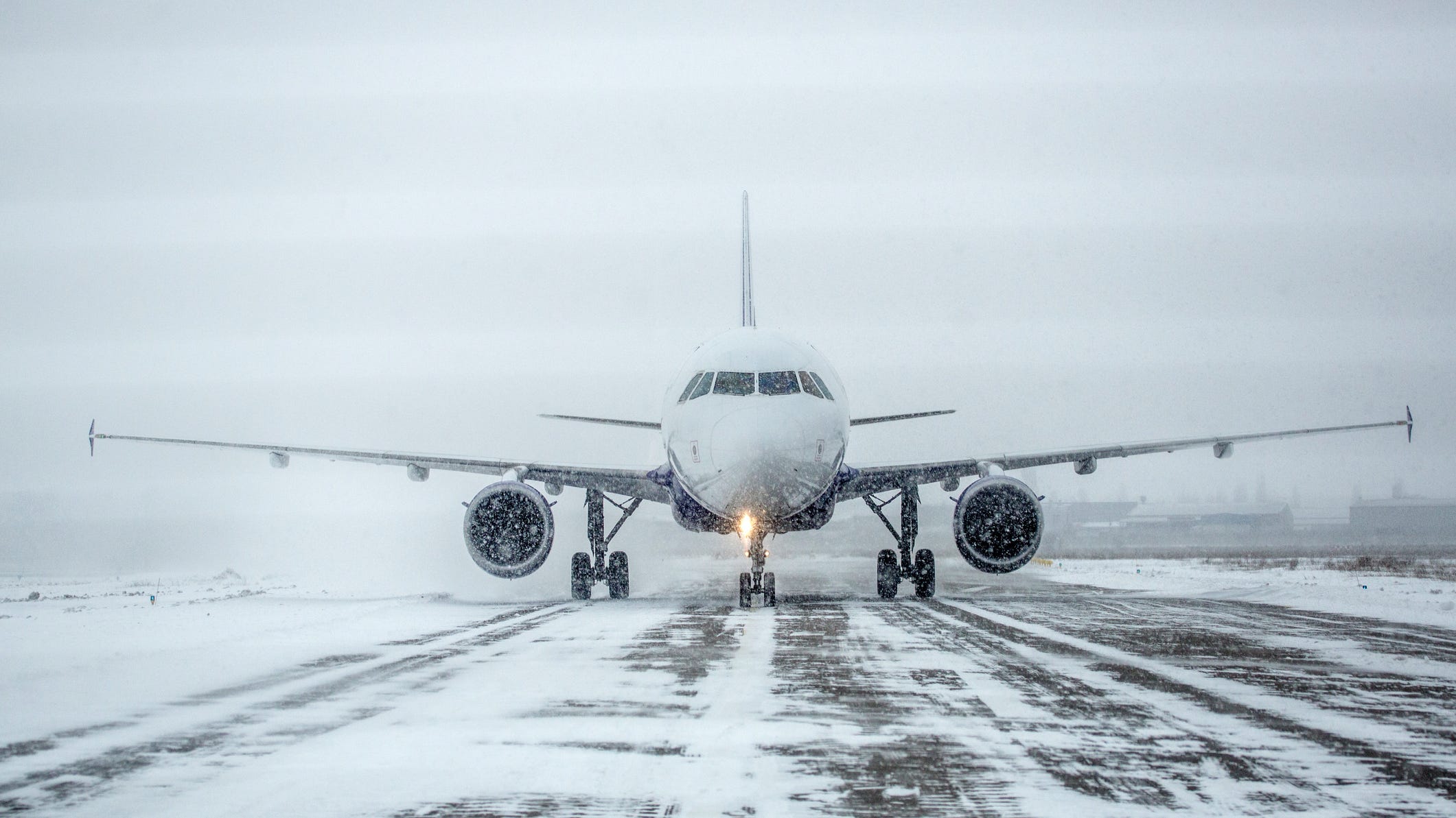 MSP Airport shuts down runways due to ‘excessive snowfall’