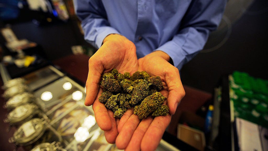 Metro East marijuana 'budtenders' push to unionize