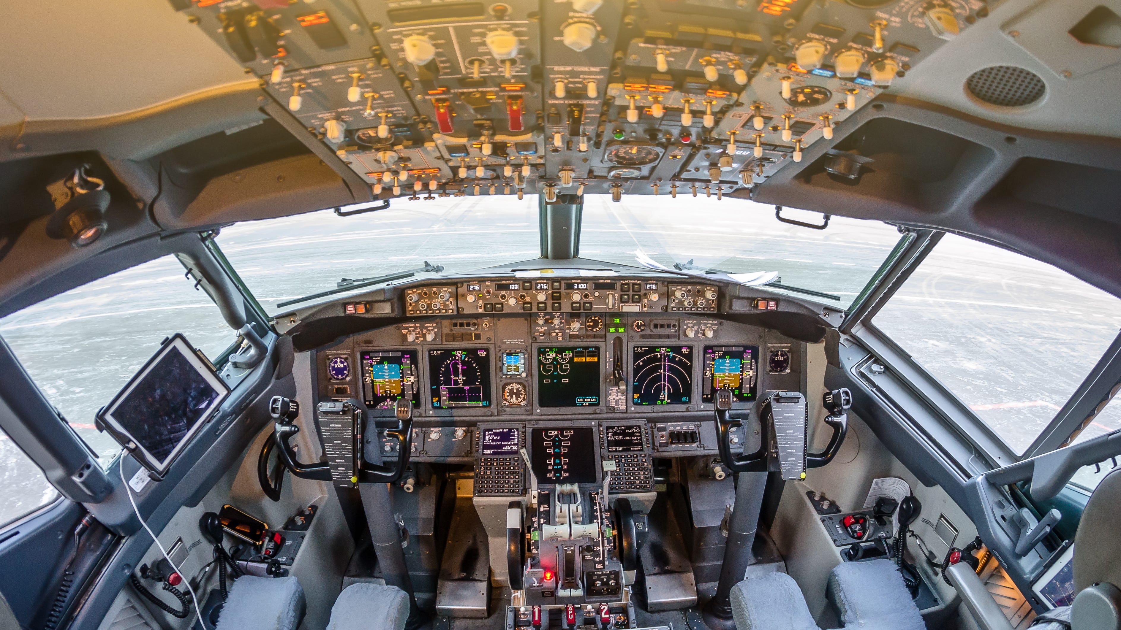 Crazed man damages flight controls on American Airlines plane at Honduras airport