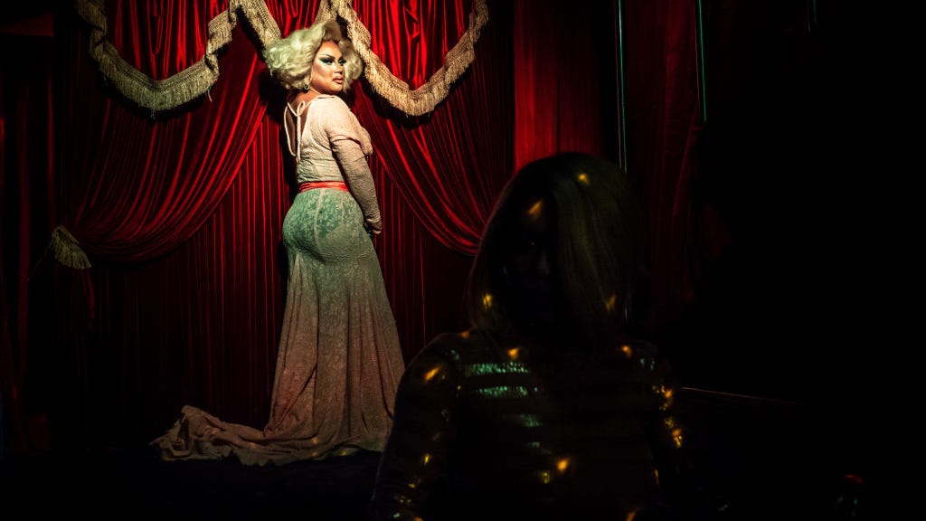 DeSantis announces investigation of Christmas drag show