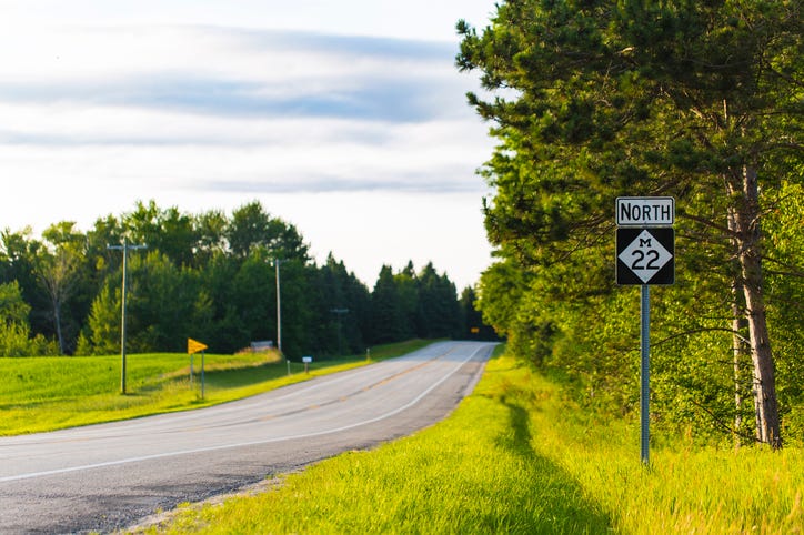 Hwy M-22