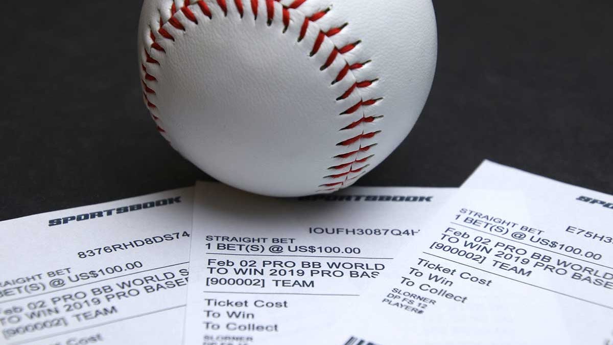 Sports betting at Chicago stadiums gets OK from City Council committee