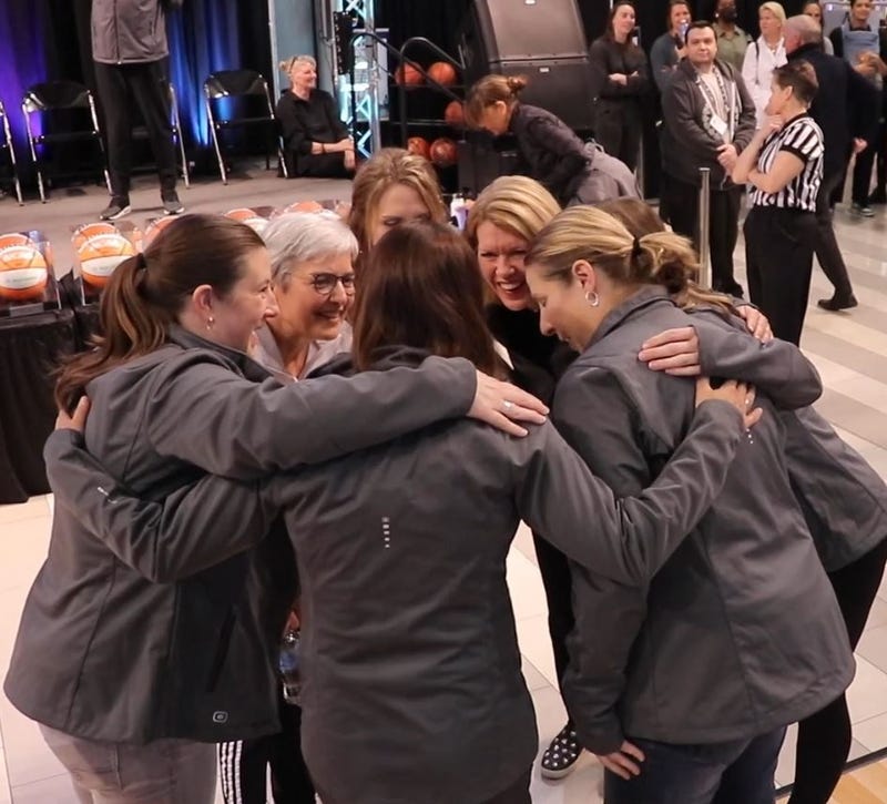 Basketball, Mall of America, Women, Sports, Sheletta Brundidge