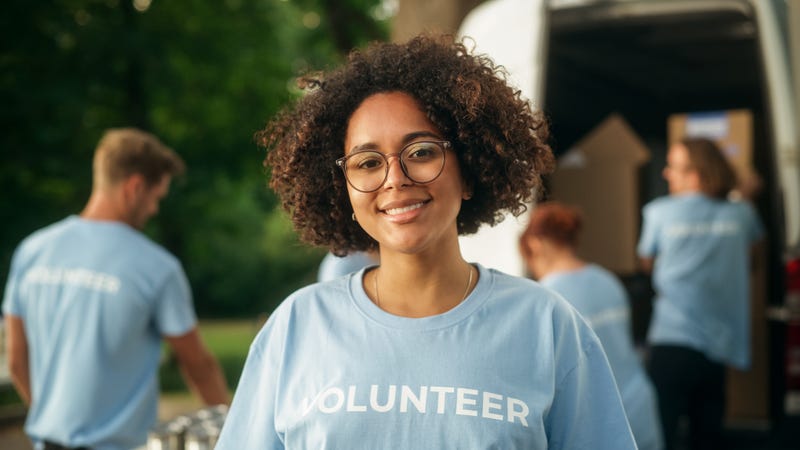 Giving Back: The Health Benefits of Volunteer Work | Bee Inspired