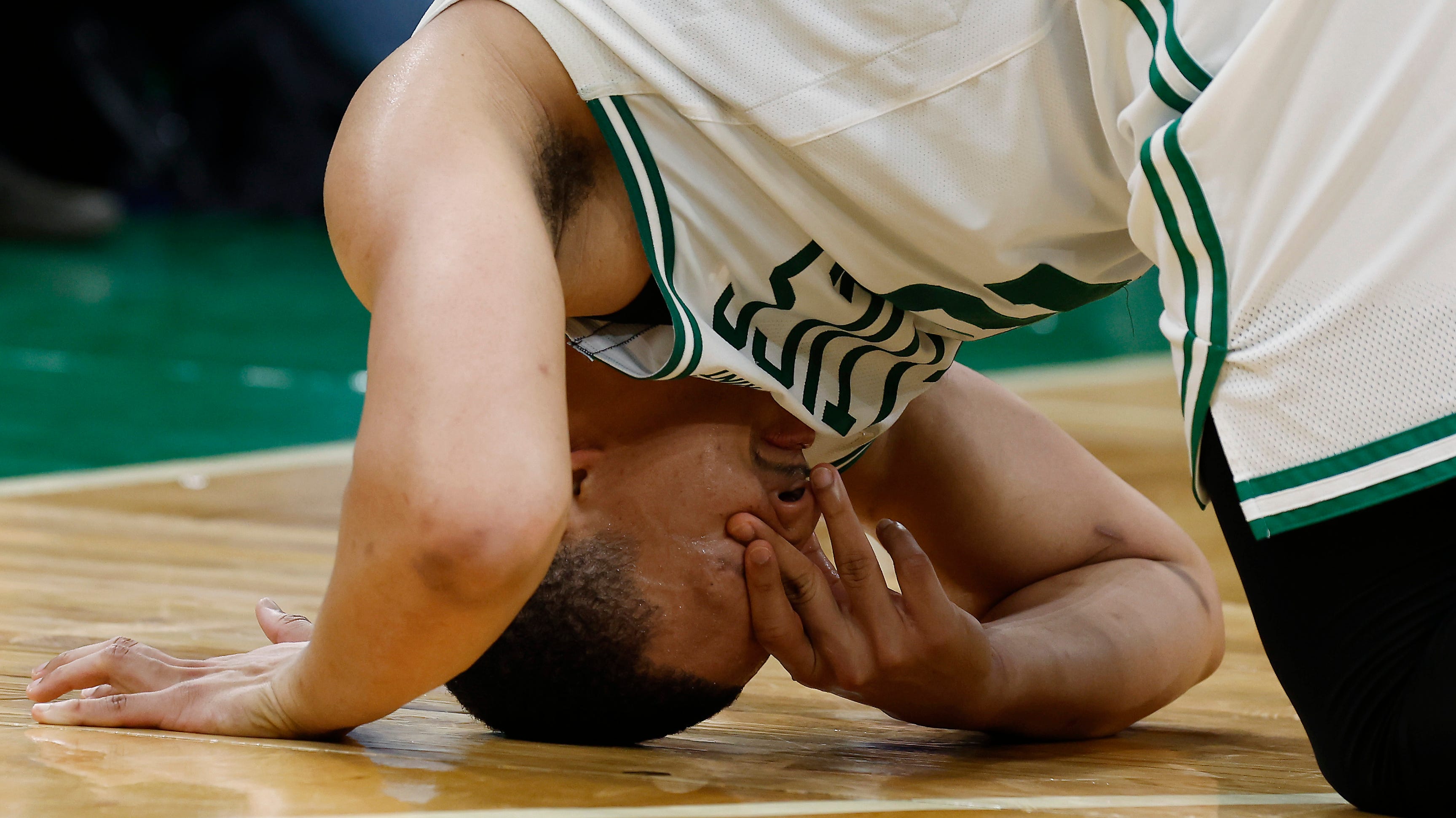 Grant Williams was a flopping mess last night