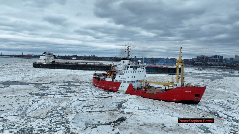 Canadian Coast Guard vessel "Griffon" assisting American Mariner