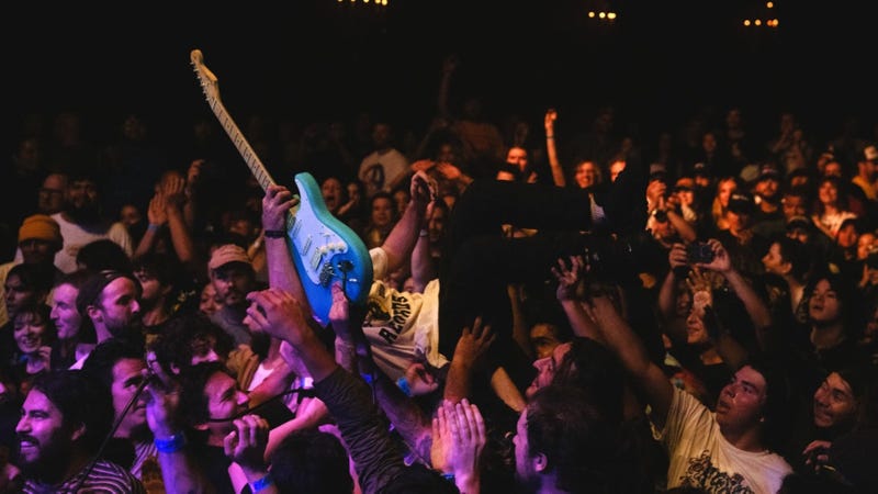 Fender Guitar Correspondent