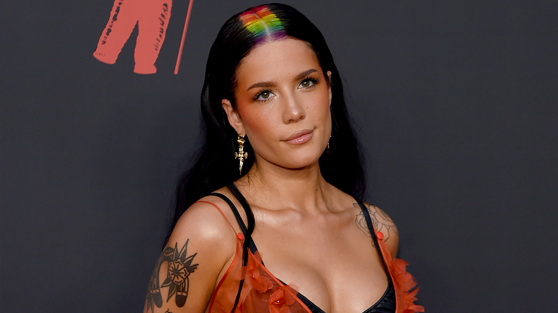 Social Media shows support after Halsey changed pronouns to 'she/they'