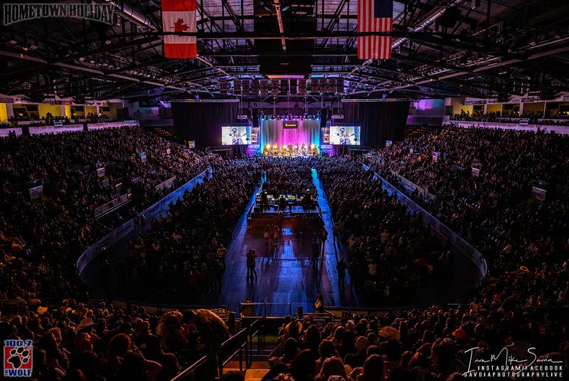 Photo Gallery: Hometown Holiday