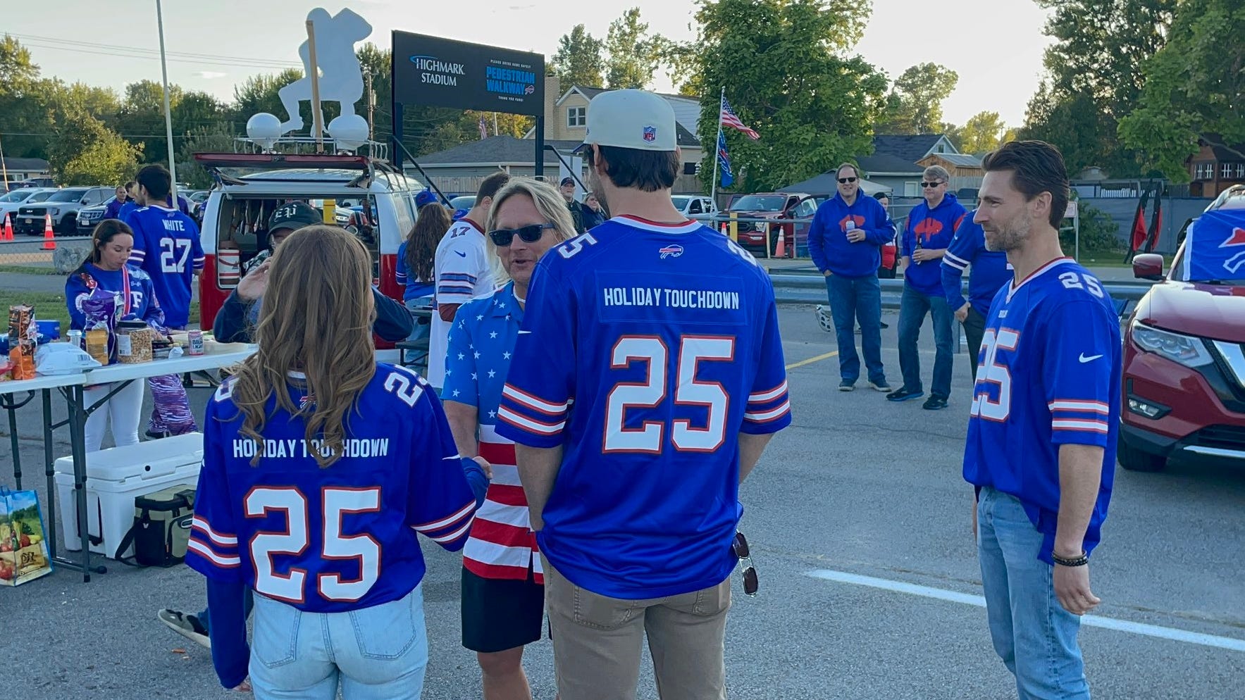 Cast members of Bills Hallmark movie enjoy first tailgating experience in Orchard Park