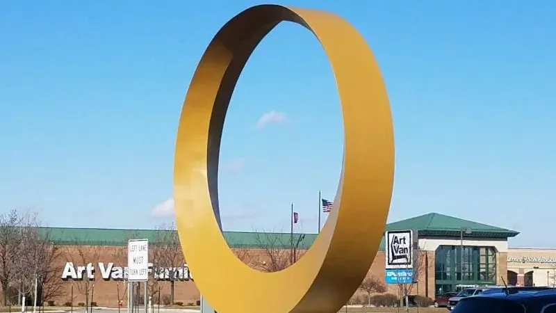 Sterling Heights honoring Ukraine by flooding The Halo on Hall Road in blue and yellow lights