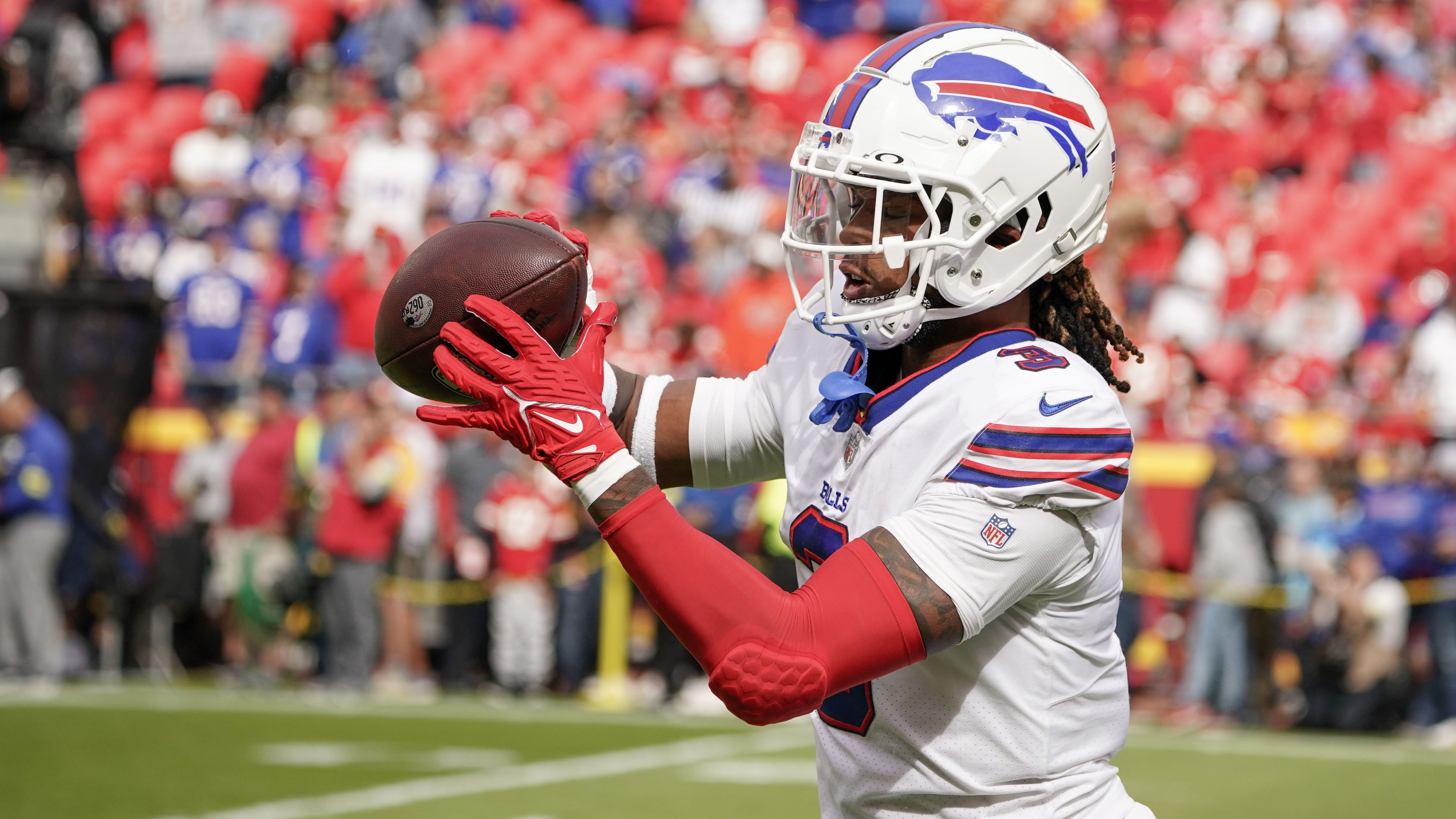 Damar Hamlin wins Alan Page Community Award