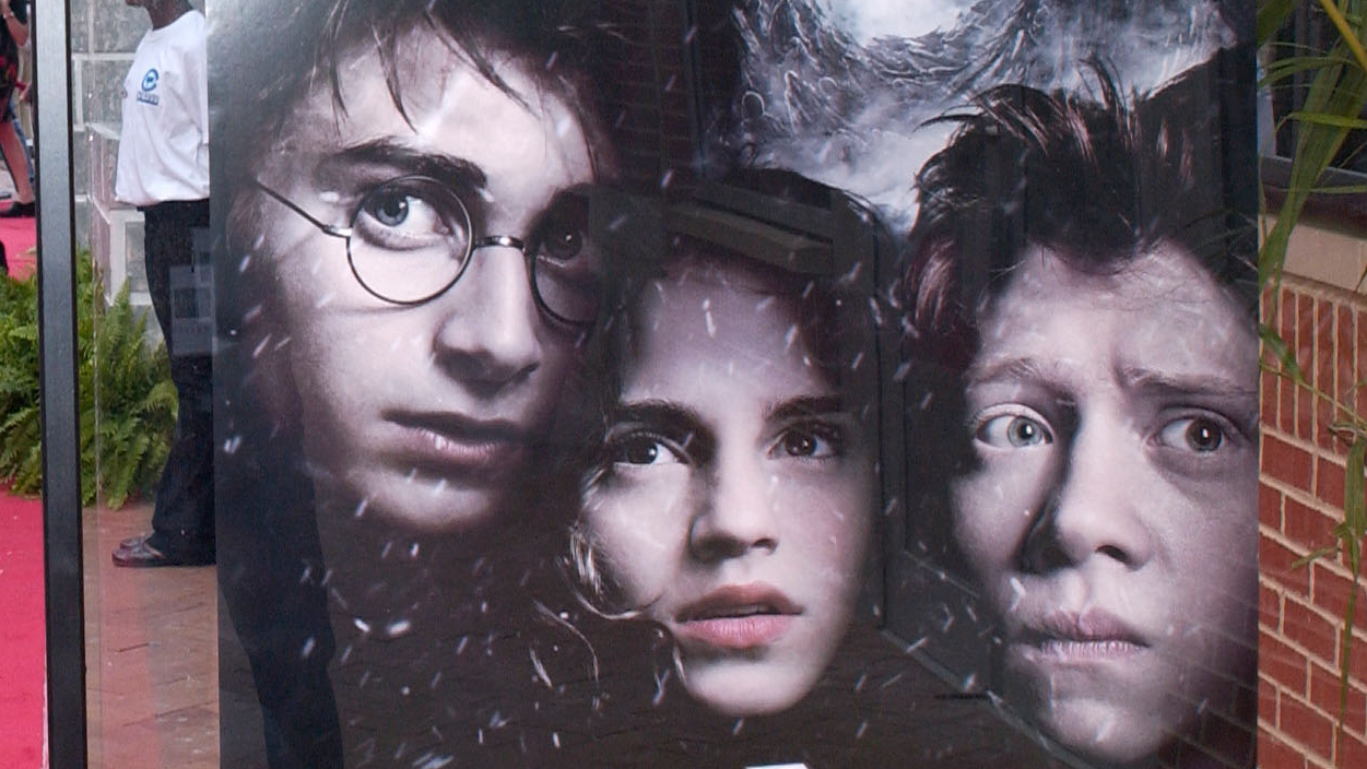 Daniel Radcliffe, Emma Watson, and Rupert Grint reunite in first photo from 'Harry Potter' reunion special