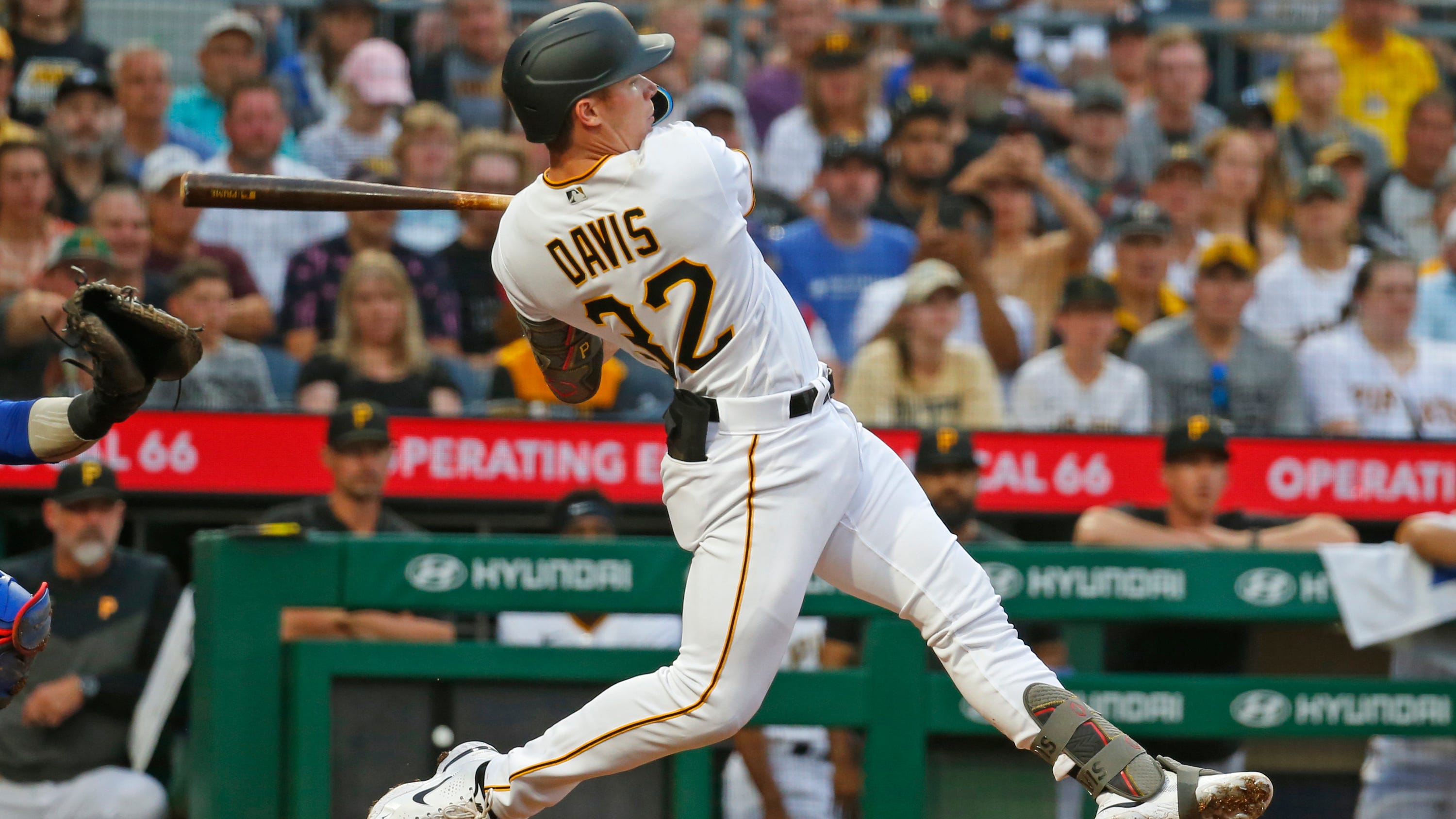 Shelton: Pirates 'not in any way dismissing' Henry Davis' long-term potential at catcher
