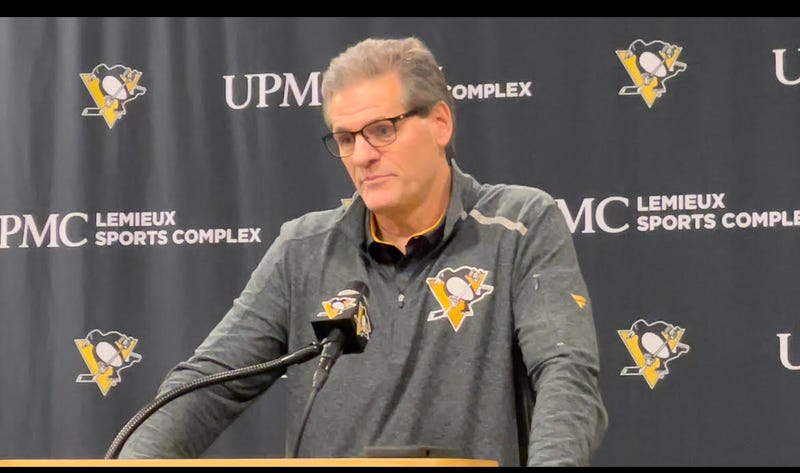 Ron Hextall at podium