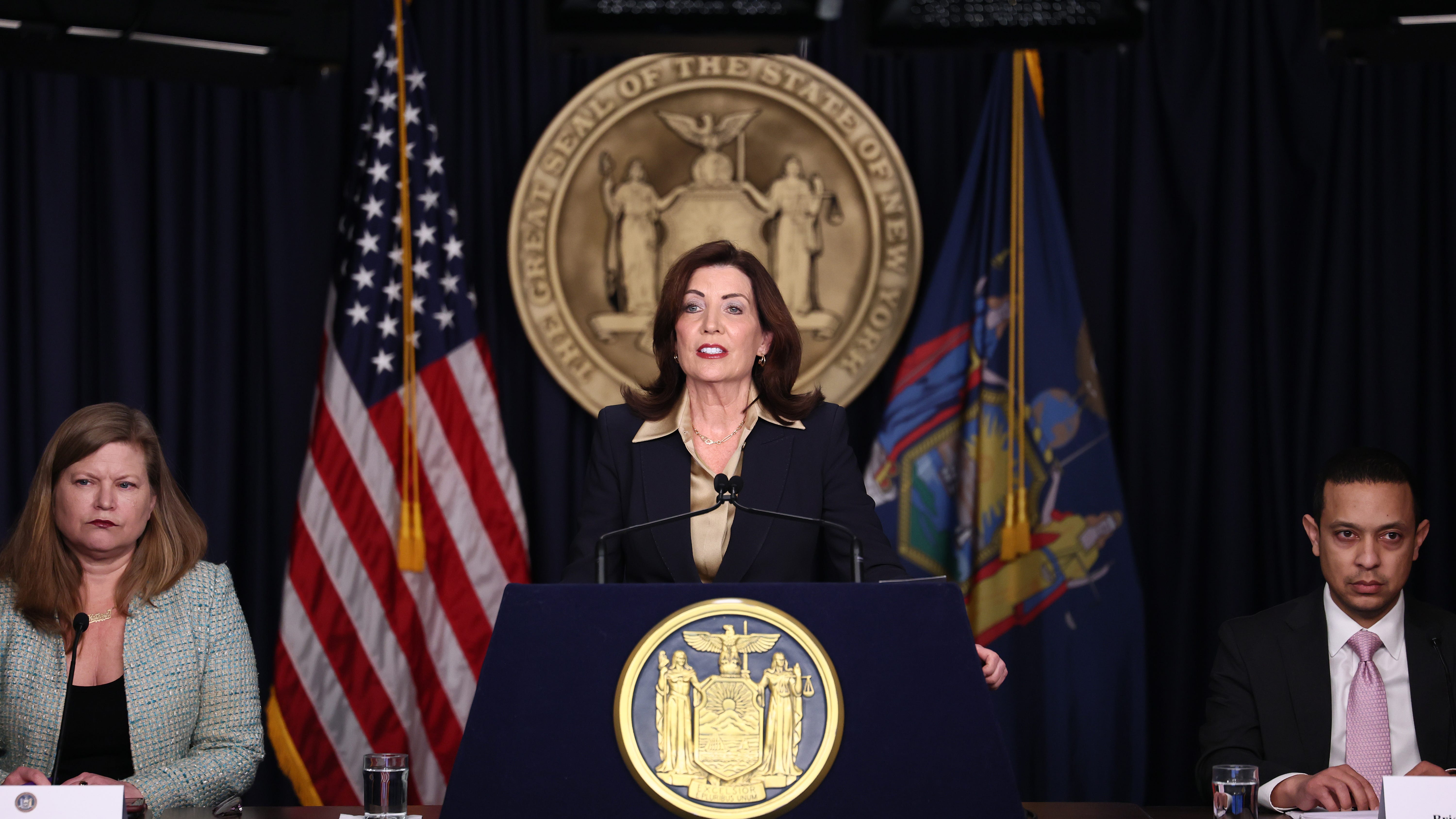 Gov. Hochul bans striking corrections officers from New York State jobs