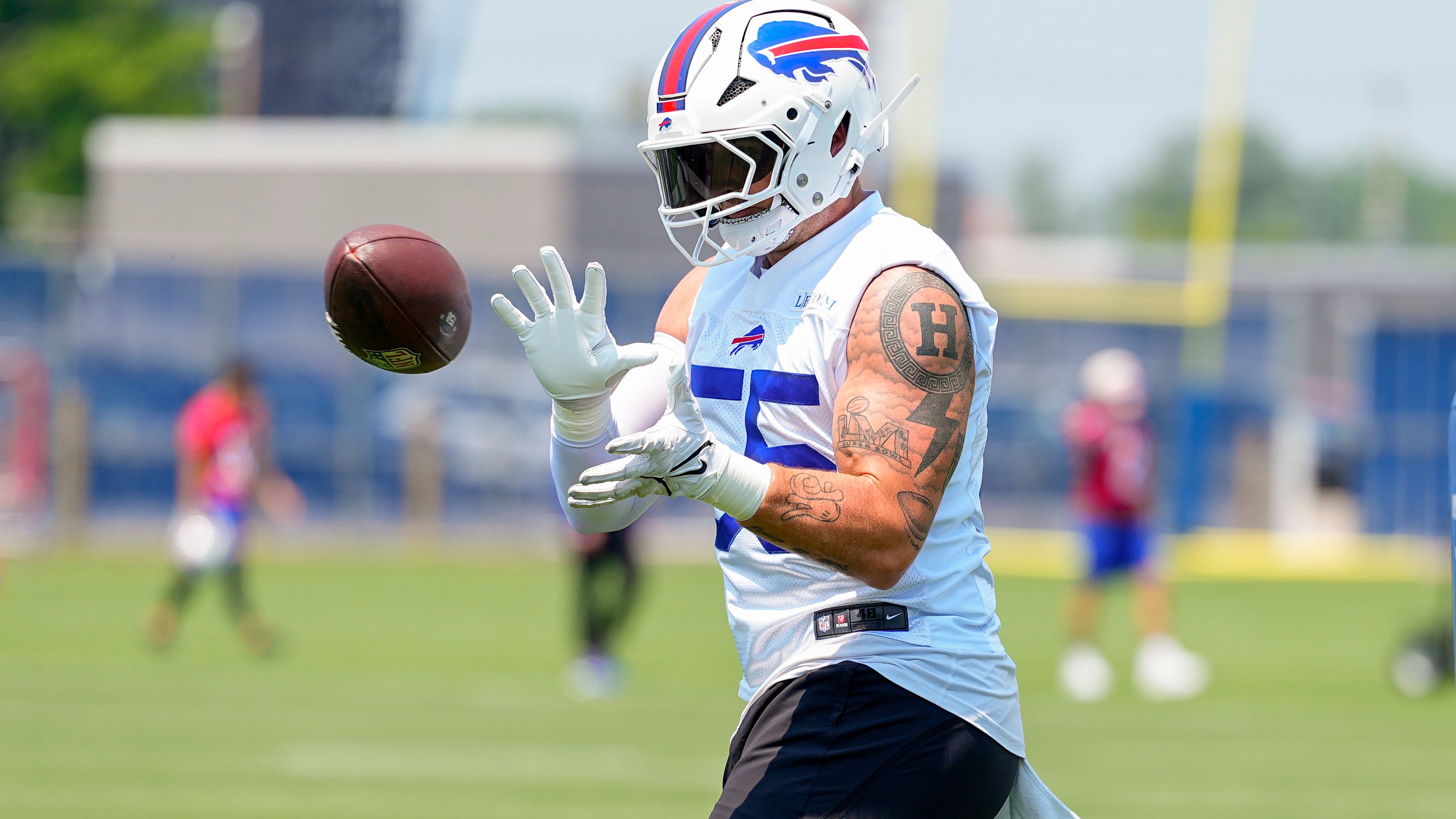 Many Bills players experience 'Bills Mafia' for first time at Friday's open practice