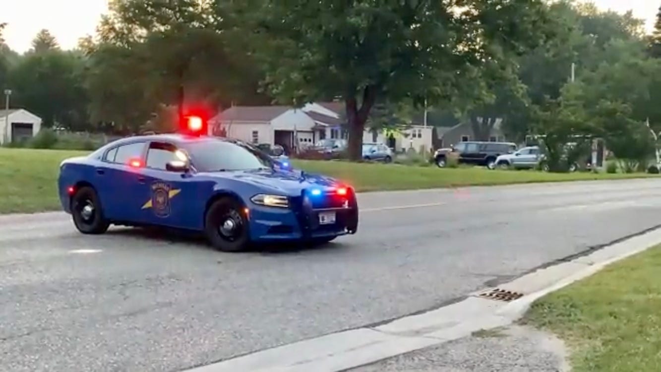 Suspect dead, another in custody after carjacking leads to barricaded situation in Holly