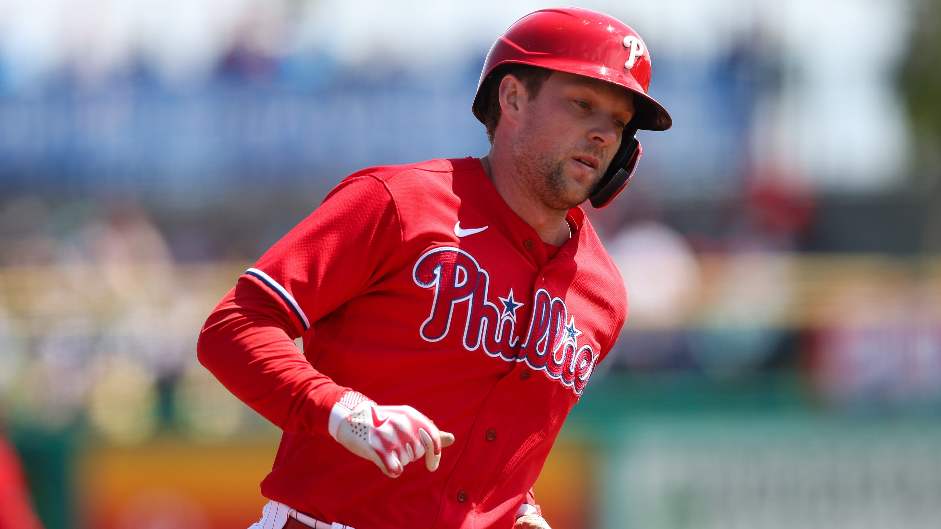 Video: Rhys Hoskins suffers serious knee injury