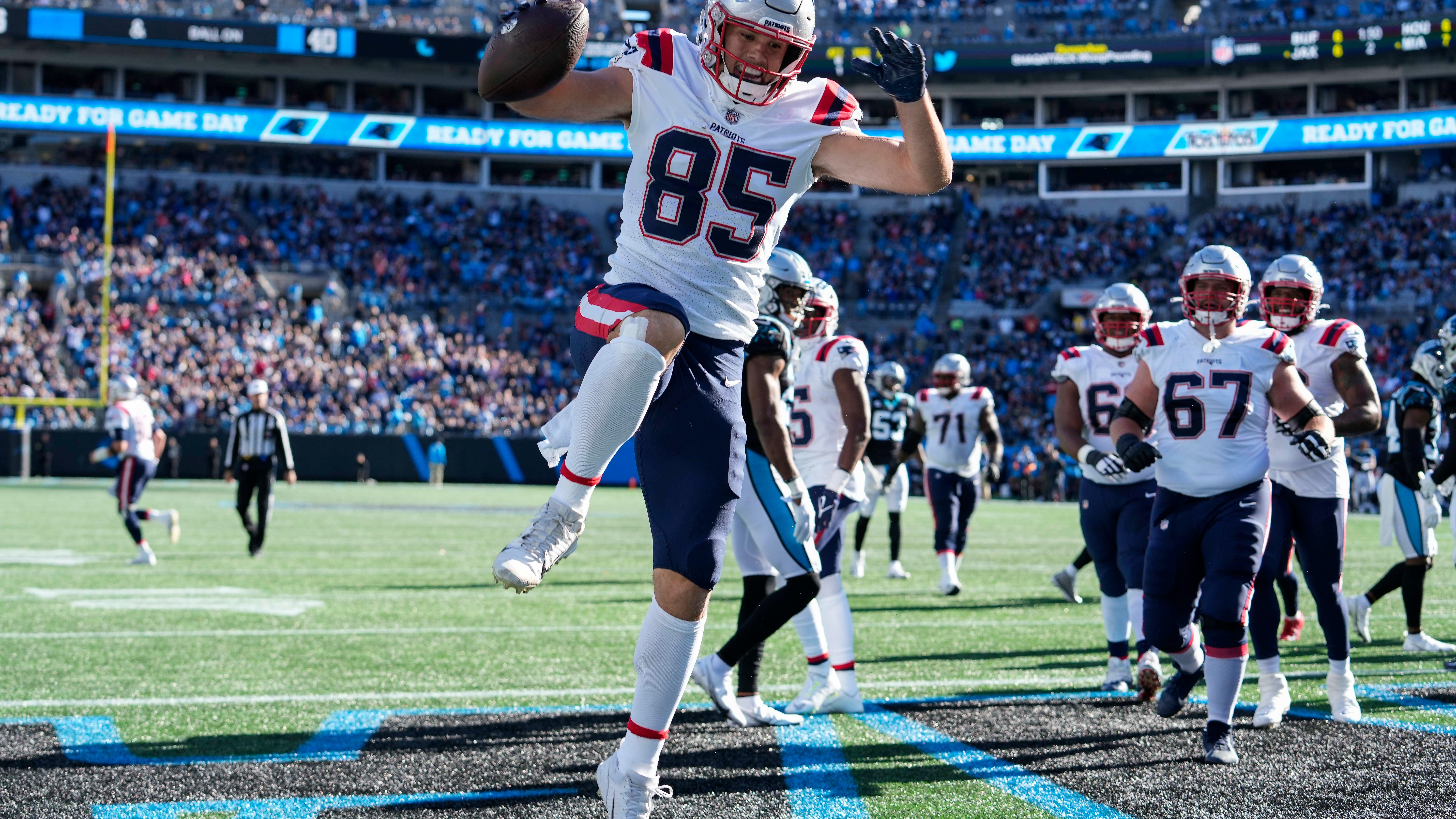 Sunday 7: Hunter Henry is kinda a big deal