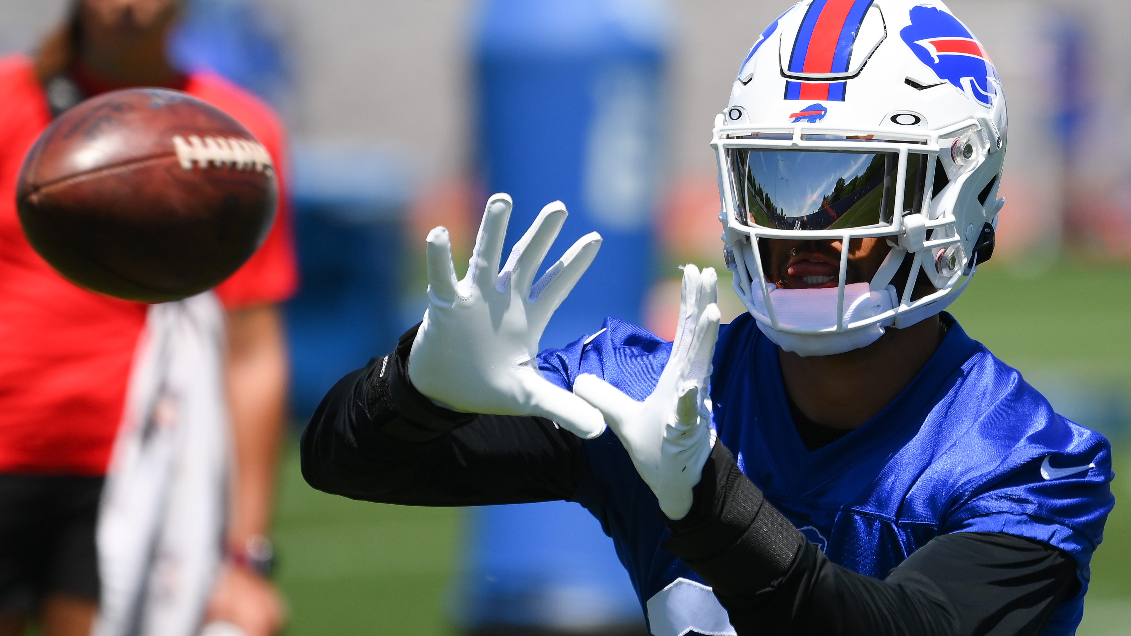 Micah Hyde feels lucky to be back playing football