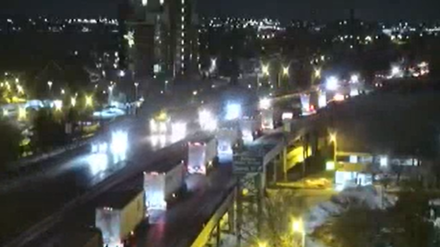 COVID-19 truck blockade in Canada spills over to Peace Bridge, shuts down Ford plant