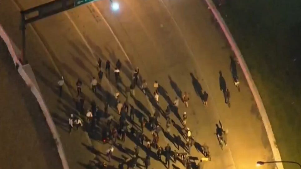 Protesters take to I-95 in second night of unrest after grand jury decision in Breonna Taylor case