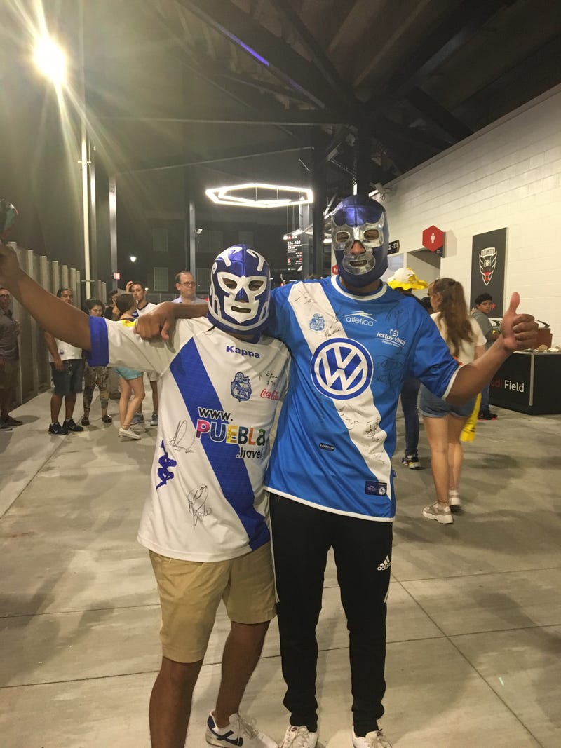 Fanaticos del Club de Puebla , en el Audi Field Washington, DC