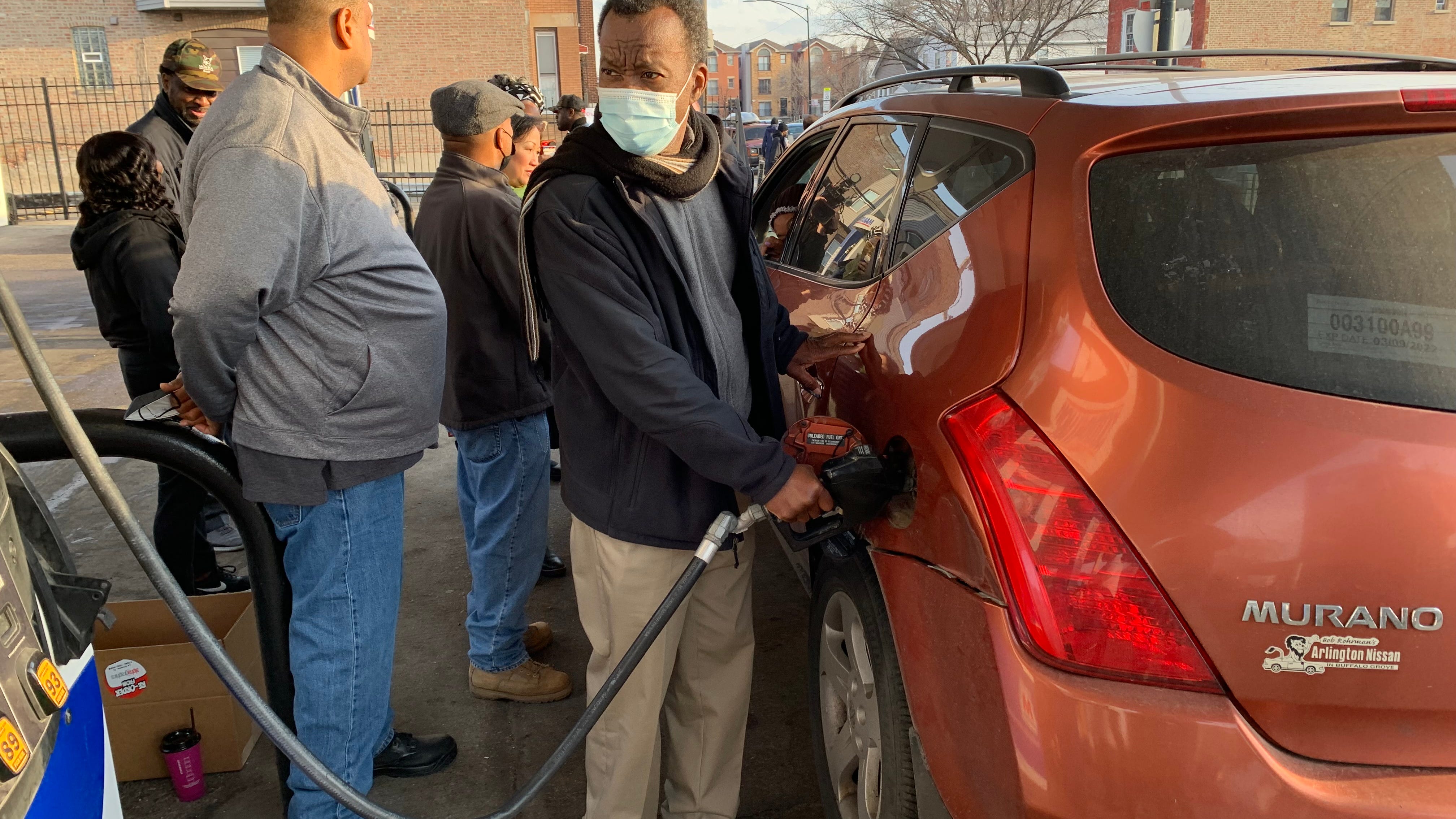 Chicago entrepreneur Willie Wilson's gas giveaway leads to chaos Thursday morning