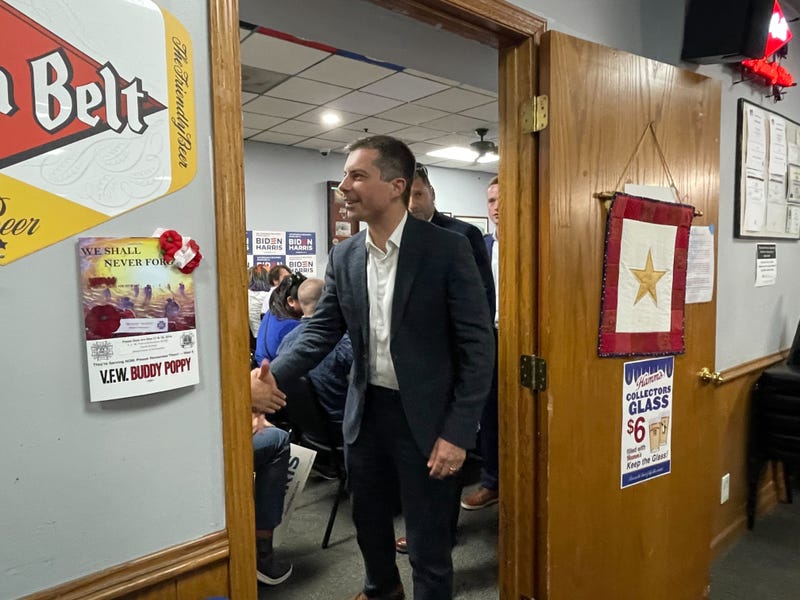 Pete Buttigieg, alongside Minnesota Lieutenant Governor Peggy Flanagan, hosted military families to talk about the importance of protecting veteran interests in the upcoming election.