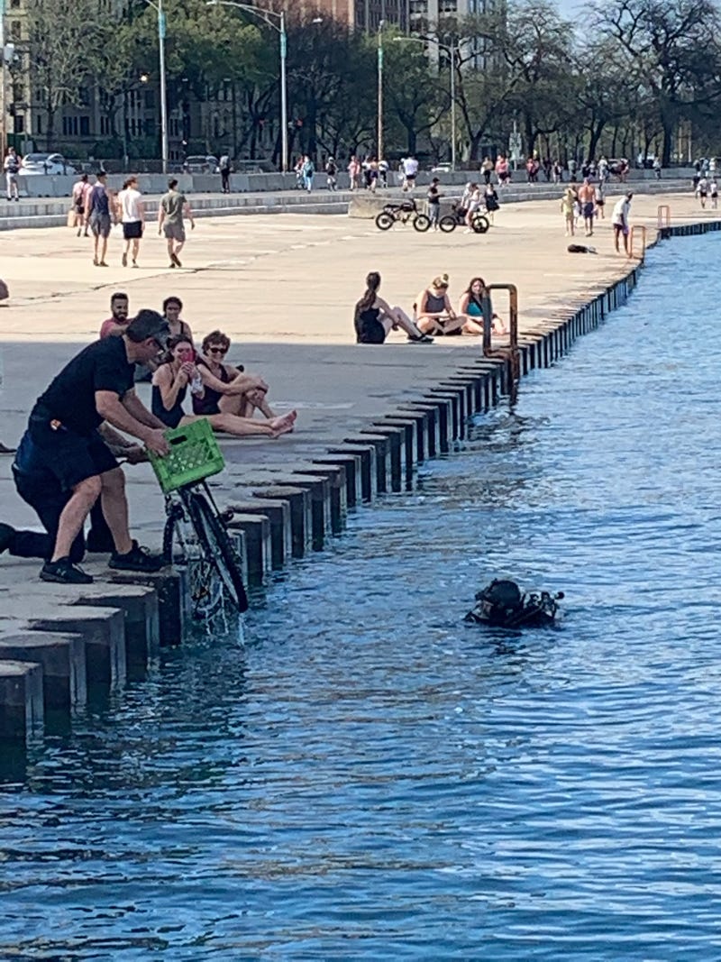 CPD Marine Unit fishes out Divvy bikes that have fallen in Lake Michigan