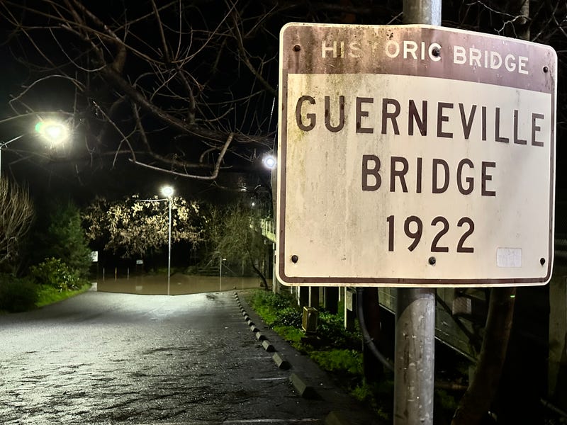 Flooding at the Guerneville Bridge. 