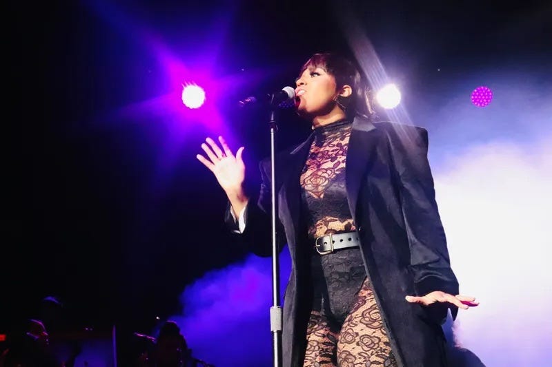 Jazmine Sullivan performing at Winter Fest