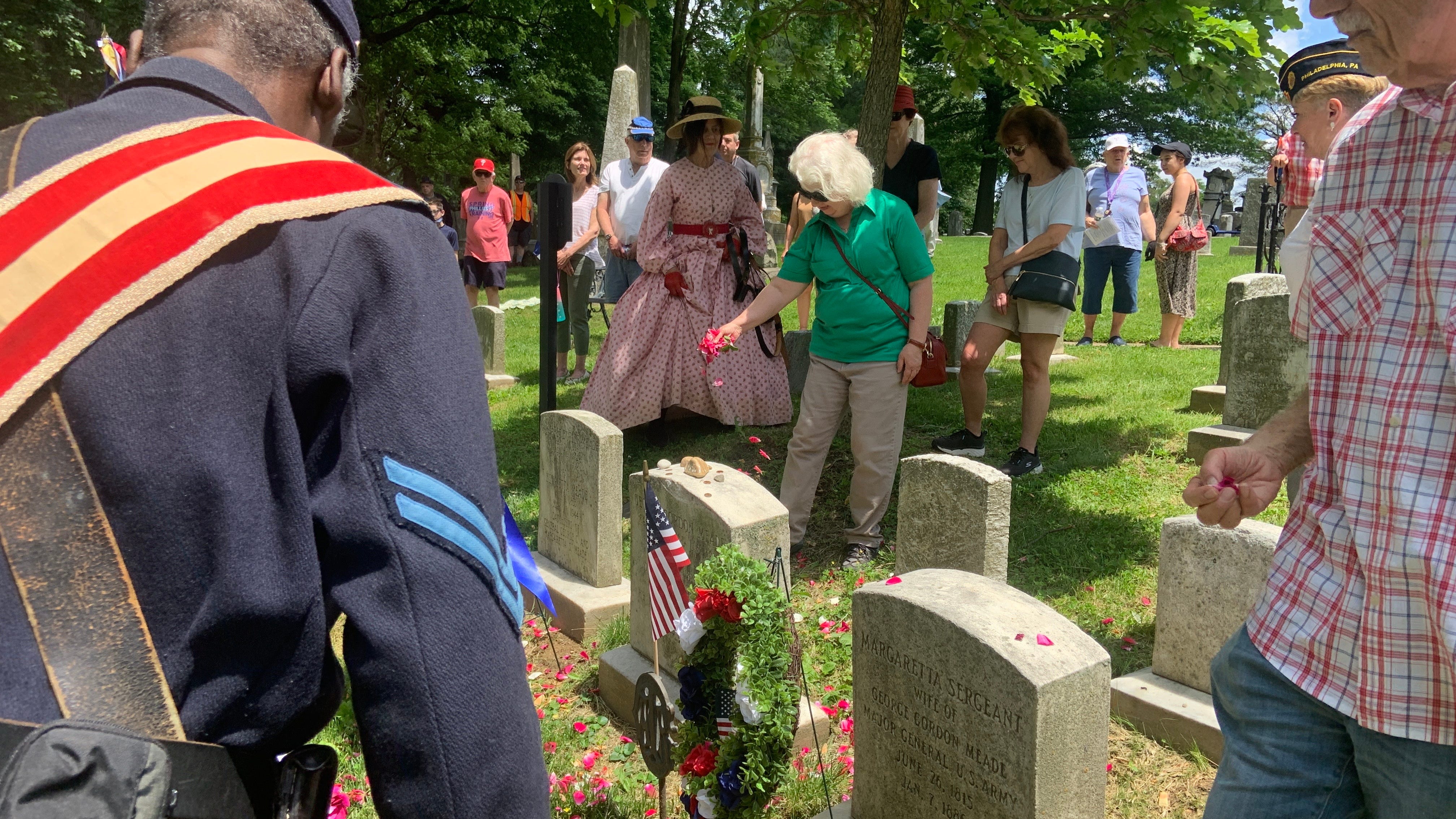 Hundreds gather for Memorial Day service at Laurel Hill Cemetery