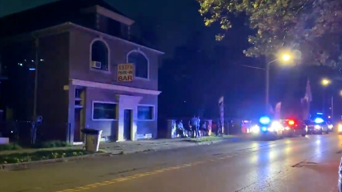 1 dead, 3 injured following shooting outside Southwest Detroit bar