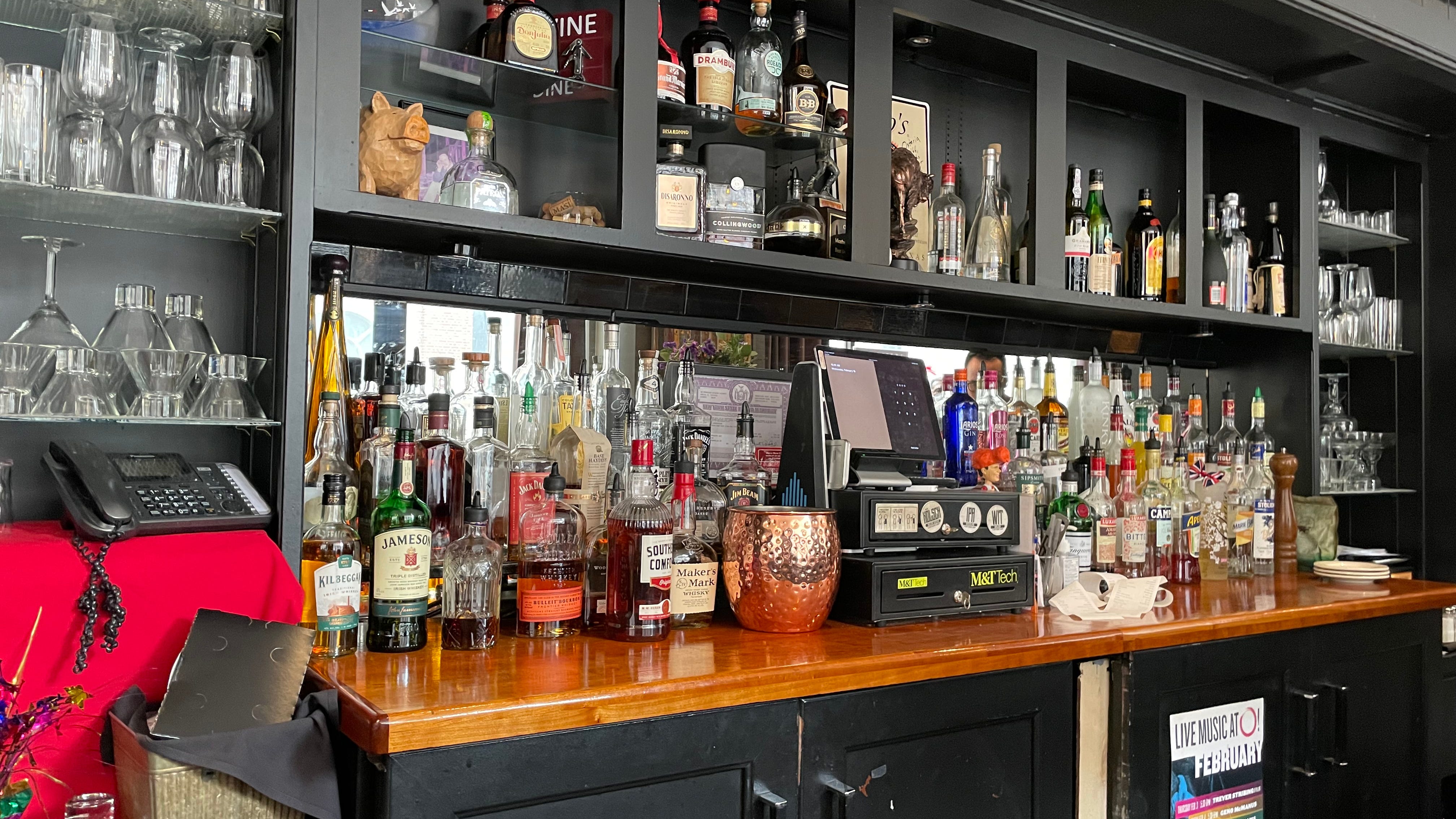 Gov. Hochul supports proposal to permanently legalize to-go alcoholic drinks