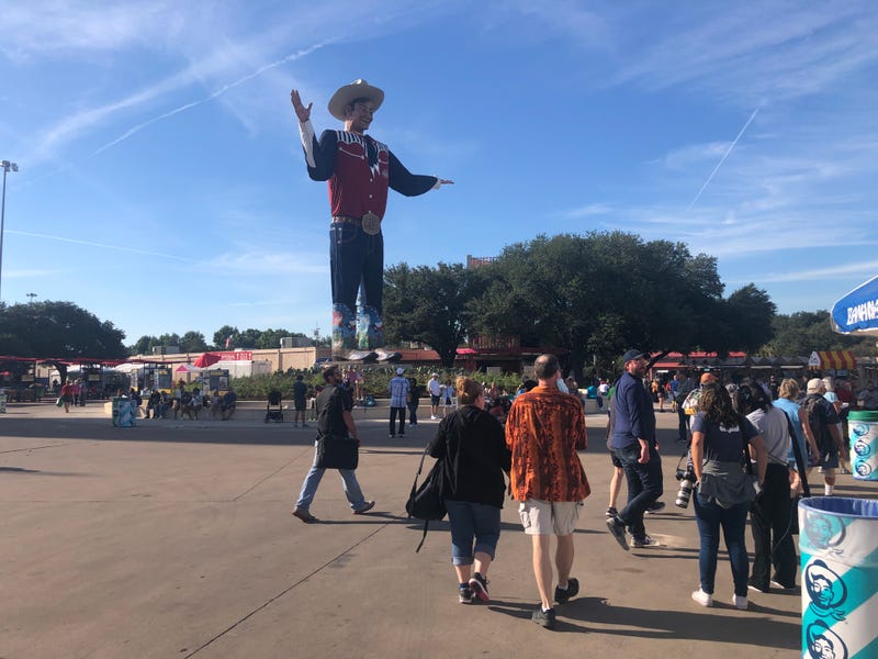Fans line up for first day of the State Fair of Texas