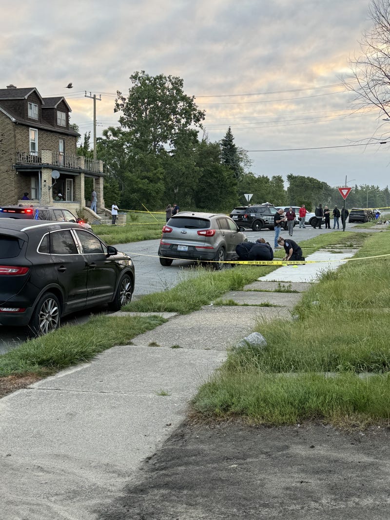 scene of a Warren PD shooting