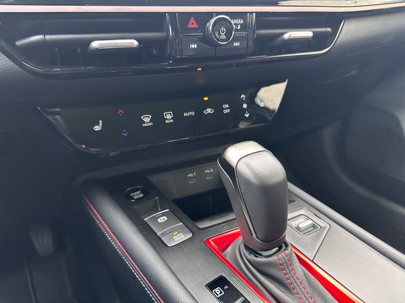 2025 Nissan Kicks