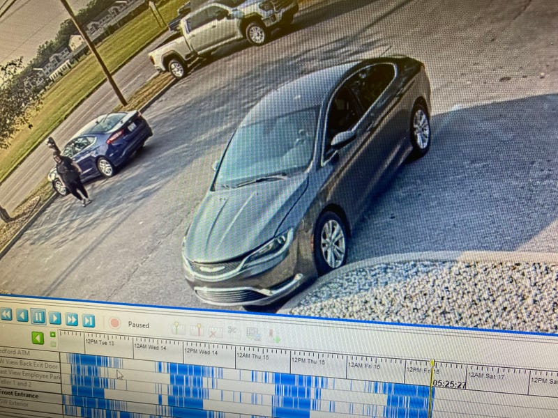 An alleged bank robber is in custody after Monroe County Sheriff deputies tracked him down to a home across the state border in Toledo, authorities said.