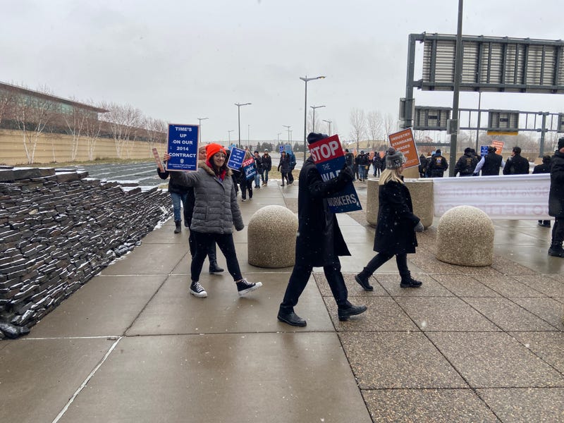 Sun Country, Flight Attendants, Union, Negotiations, Picketing
