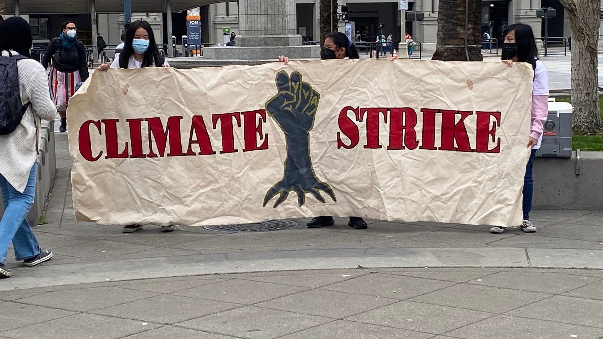 Youth climate strike marches in San Francisco with older generations' support