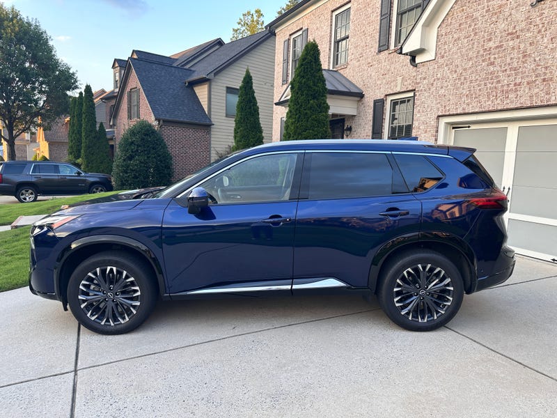2025 Nissan Rogue Platinum