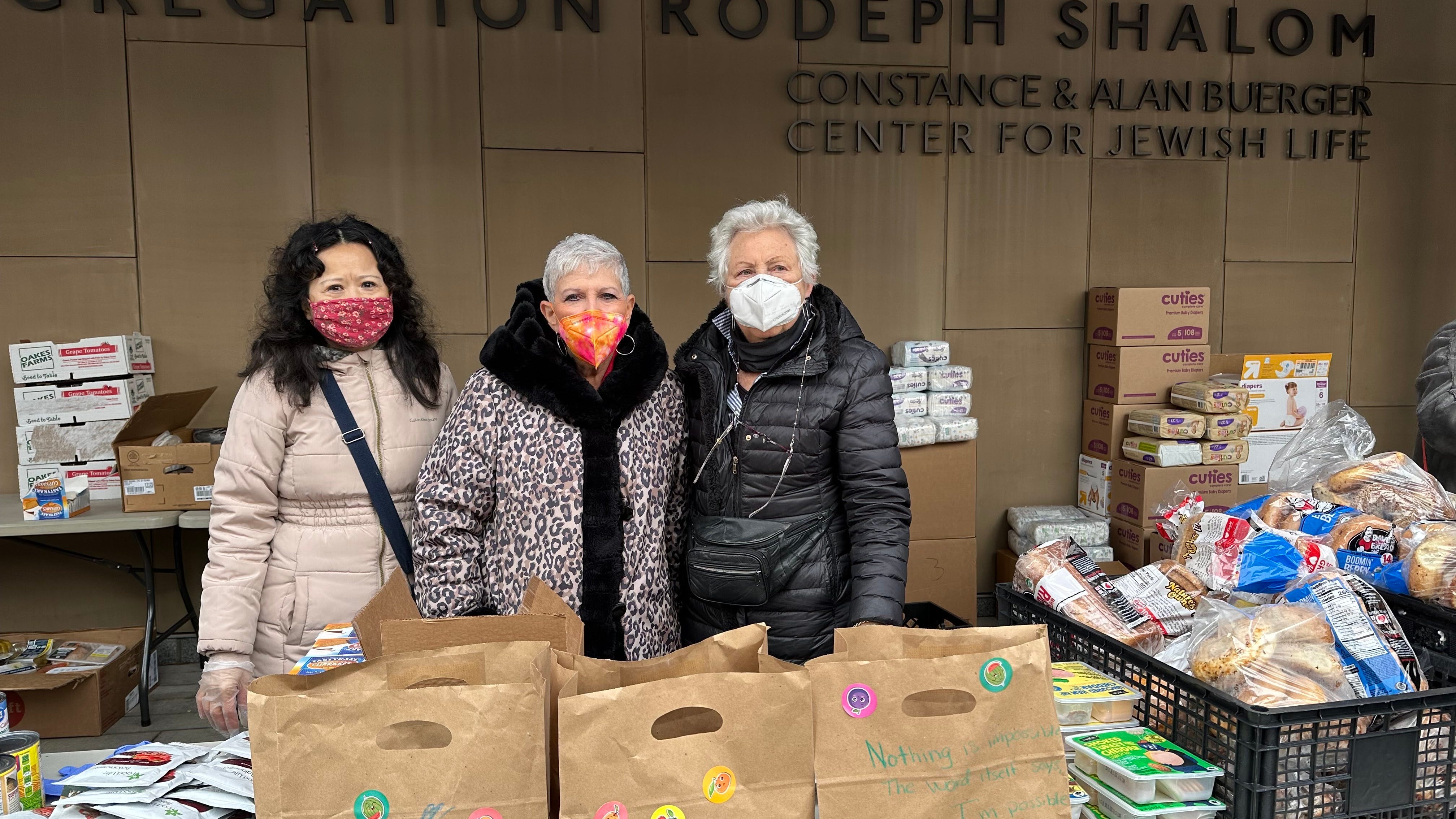 Philly nonprofit 'breaking bread' with those in need