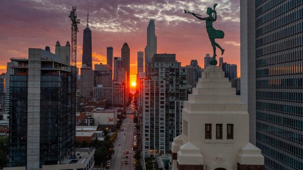 ‘Chicagohenge’ draws photography community to the Loop for fall equinox
