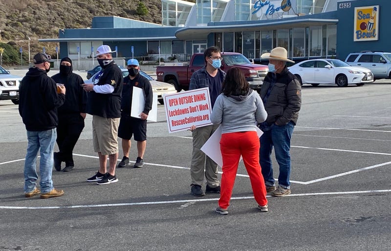 Protestors in Pacifica protesting against California's stay-at-home orders and ban on outdoor dining
